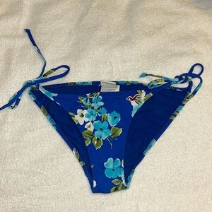 Hollister  Floral blue hawaiian print beach babe bikini bottom Size XS
